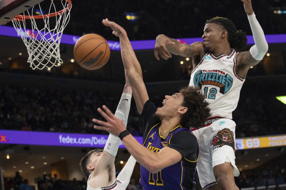 并迅速将球 并迅速将球