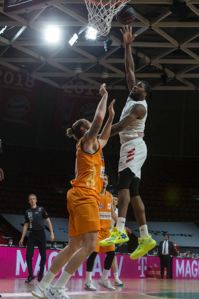 随行人员称 随行人员称